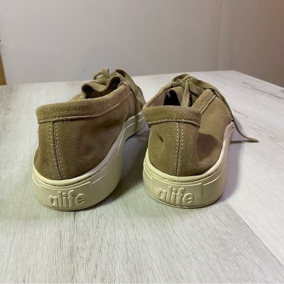Alife New York Moc Suede Tie Front Cup Sole Moccasin Style Shoe, Tan, Size 11 - Picture 2 of 10